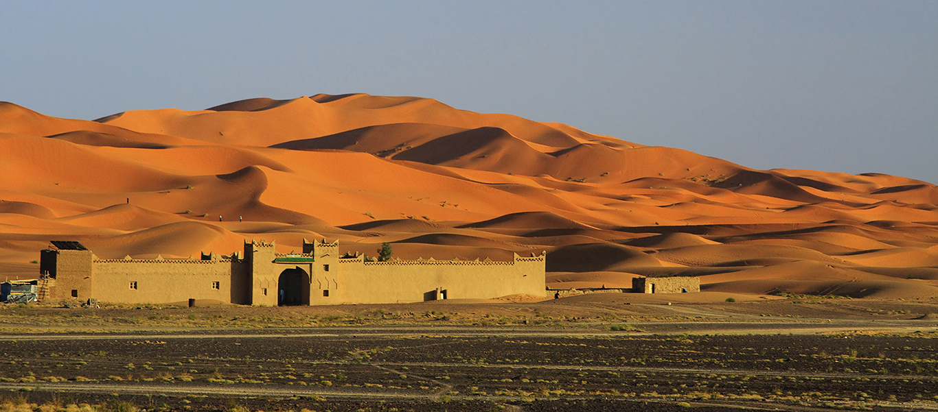 Morocco travel slide shows Erg Chebbi, edge of Sahara Desert