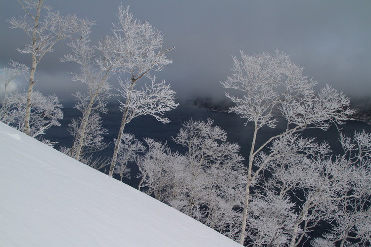 Japan winter travel image showing Lake Manshu