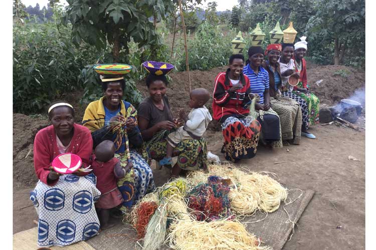 Rwanda safaris photo of basket weavers